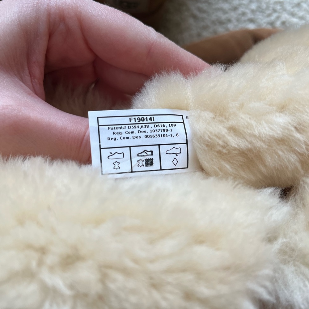 Bailey Button Uggs - image 6